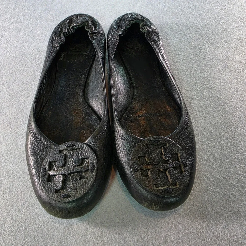 Tory Burch Reva Black Pebbled Leather Logo Medallion Scrunch Ballet Flats